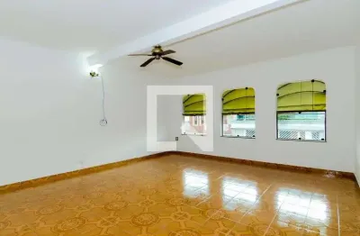 Casa com 2 quartos para alugar na Rua Cônsul Orestes Correa, Macedo, Guarulhos