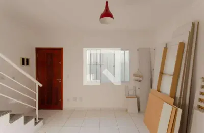 Casa com 2 quartos para alugar na Rua Corin, Vila Ré, São Paulo