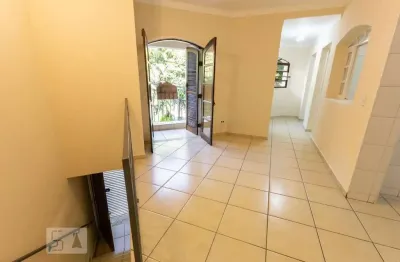 Casa com 2 quartos para alugar na Praça Tupã, Vila Romana, São Paulo