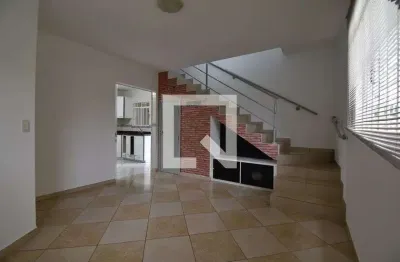 Casa com 3 quartos para alugar na Rua Olavo Bilac, Seminário, Curitiba