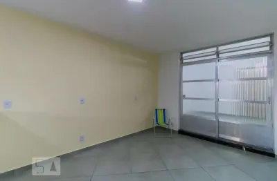 Casa com 1 quarto para alugar na Rua Particular Vinte E Um, Vila Ré, São Paulo
