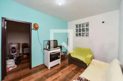 Casa com 3 quartos para alugar na Rua José Huberto Bronca, Sarandi, Porto Alegre