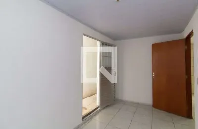 Casa com 2 quartos para alugar na Rua Liderança, Itaquera, São Paulo