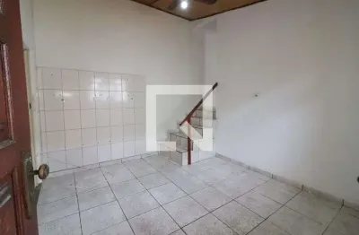 Casa com 2 quartos para alugar na Rua Raphael Caputo, Cipava, Osasco