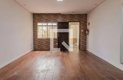 Casa com 3 quartos para alugar na Rua Doutor João A. Neto, Vila Bocaina, Mauá