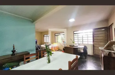 Casa com 5 quartos para alugar na Rua Treze de Maio, Sousas, Campinas