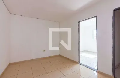 Casa com 2 quartos para alugar na Rua Atílio Lofredo, Padroeira, Osasco