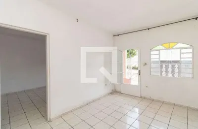 Casa com 1 quarto para alugar na Avenida Maria Ribeiro de Jesus, Vila Santos, São Paulo