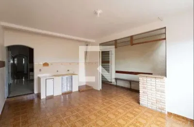 Casa com 2 quartos para alugar na Rua Lagoa Tai Grande, Itaquera, São Paulo