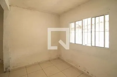 Casa com 2 quartos para alugar na Rua Cardeal Enrico Dante, Vila Mazzei, São Paulo