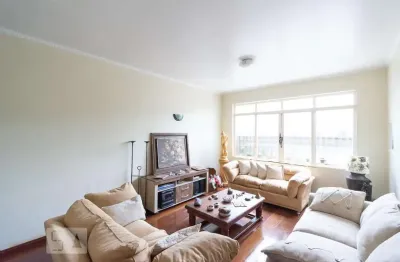 Casa com 3 quartos para alugar na Rua Ana Catharina Randi, Santo Amaro, São Paulo