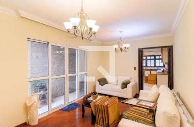 Casa com 3 quartos para alugar na Rua Guilherme Asbahr Neto, Santo Amaro, São Paulo