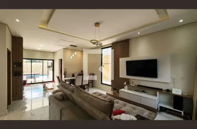 Casa com 3 quartos para alugar na Rua José Carlos Ferreira Pinheiro, Medeiros, Jundiaí