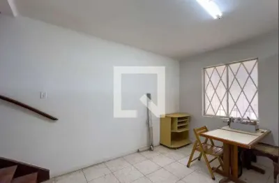 Casa com 2 quartos para alugar na Rua Jorge Tibiriçá, Vila Mariana, São Paulo