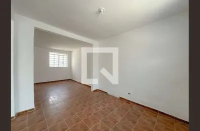 Casa com 3 quartos para alugar na Rua Solimões, Barra Funda, São Paulo