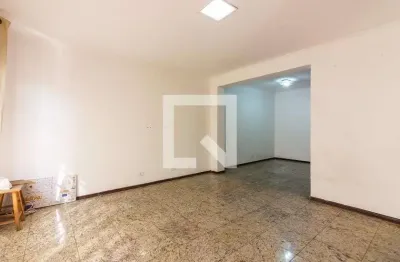 Casa com 3 quartos para alugar na Rua General Florêncio, Quitaúna, Osasco