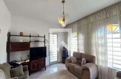 Casa com 3 quartos para alugar na Rua João José Pereira, Vila Mimosa, Campinas