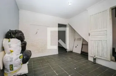 Casa com 3 quartos para alugar na Rua Marjorie, Vila Clara, São Paulo