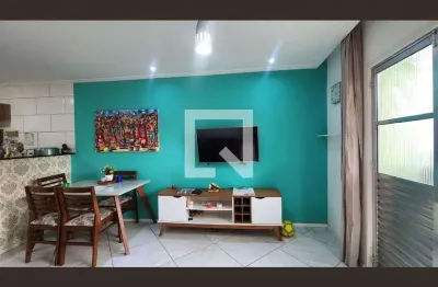 Casa com 3 quartos para alugar na Rua Apolinário de Santana, Federação, Salvador