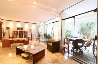 Casa com 3 quartos para alugar na Rua Jamil Tannus, Lidice, Uberlândia