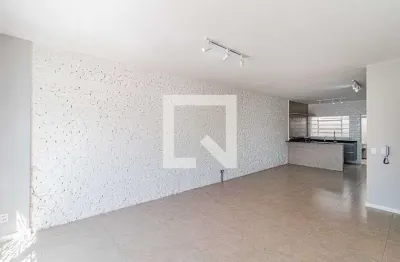 Casa com 3 quartos para alugar na Rua Francisco Pedro do Amaral, Jaguaré, São Paulo