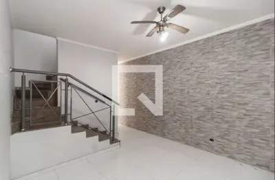 Casa com 3 quartos para alugar na Rua Inácio Costa, Vila Dalila, São Paulo