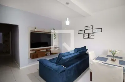 Casa com 3 quartos para alugar na Rua Marari, Penha, Rio de Janeiro