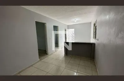 Casa com 2 quartos para alugar na Rua Cândida Naves, Setor Negrão de Lima, Goiânia