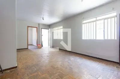 Casa com 3 quartos para alugar na Rua Benedito Otoni, Vila Ré, São Paulo