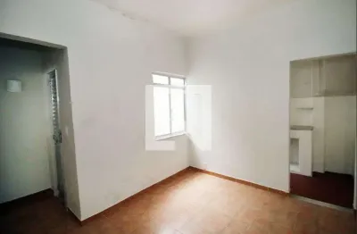 Casa com 1 quarto para alugar na Rua Tenente Matheus Levino dos Santos, Irajá, Rio de Janeiro