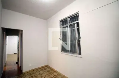 Casa com 3 quartos para alugar na Rua Apia, Irajá, Rio de Janeiro