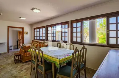 Casa com 3 quartos para alugar na Rua Professor Jayme Arcoverde De Albuquerque Cavalcanti, Jaguaré, São Paulo