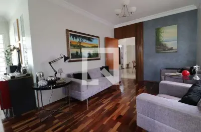 Casa para aluguel - tabajaras, 4 quartos,  300 m² - uberlândia