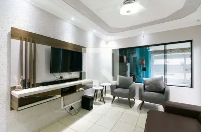 Casa com 4 quartos para alugar na Rua André Bernardes, Vila Jacuí, São Paulo