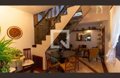 Casa com 4 quartos para alugar na Rua Nossa Senhora Auxiliadora, Santa Rosa, Niterói