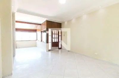 Casa com 3 quartos para alugar na Rua Botuporã, Itaquera, São Paulo