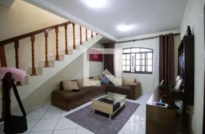 Casa com 3 quartos para alugar na Rua Senador Georgino Avelino, Itaquera, São Paulo