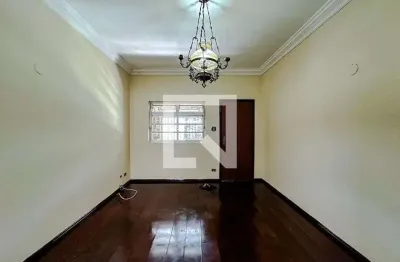 Casa com 2 quartos para alugar na Rua Guarei, Mooca, São Paulo