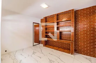 Casa com 3 quartos para alugar na Rua Carlos Picha, Jaguaré, São Paulo