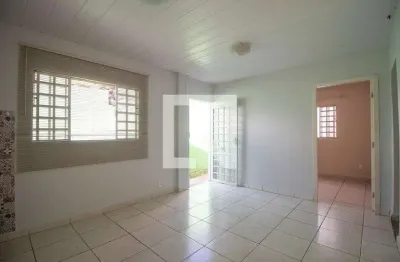Casa para aluguel - setor aeroporto, 4 quartos,  100 m² - goiânia