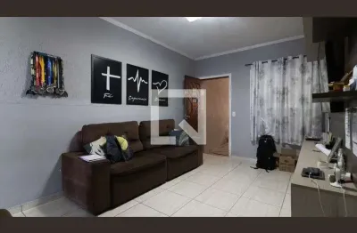 Casa com 3 quartos para alugar na Rua Tomás de Aquino Pereira, Ponte Rasa, São Paulo