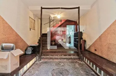 Casa com 2 quartos para alugar na Rua Doutor Eduardo Víctor de Lamare, Vila Miriam, São Paulo