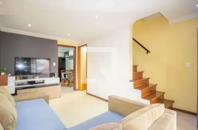 Casa com 3 quartos para alugar na Avenida Jânio Quadros, Santa Maria, Osasco