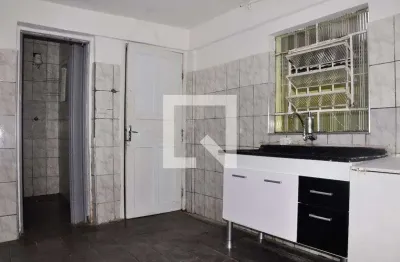 Casa com 2 quartos para alugar na Rua Benedito Gama Ricardo, Jaraguá, São Paulo