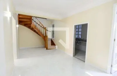 Casa com 4 quartos para alugar na Rua Dezoito de Outubro, Tijuca, Rio de Janeiro