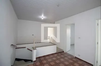 Casa com 2 quartos para alugar na Avenida das Cerejeiras, Vila Maria, São Paulo