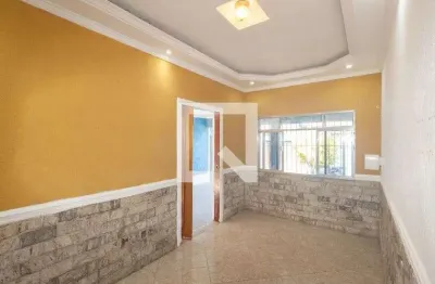 Casa com 3 quartos para alugar na Rua Olindina, Cosmos, Rio de Janeiro