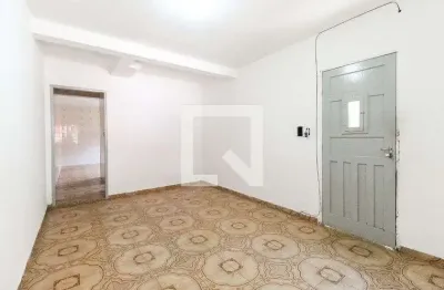 Casa com 1 quarto para alugar na Rua Açafrão, Vila Jacuí, São Paulo