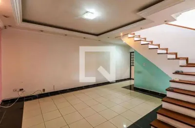 Casa com 2 quartos para alugar na Rua Emil Bohn, Parque Ipê, São Paulo