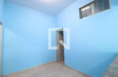 Casa com 2 quartos para alugar na Rua Londres, Tibery, Uberlândia